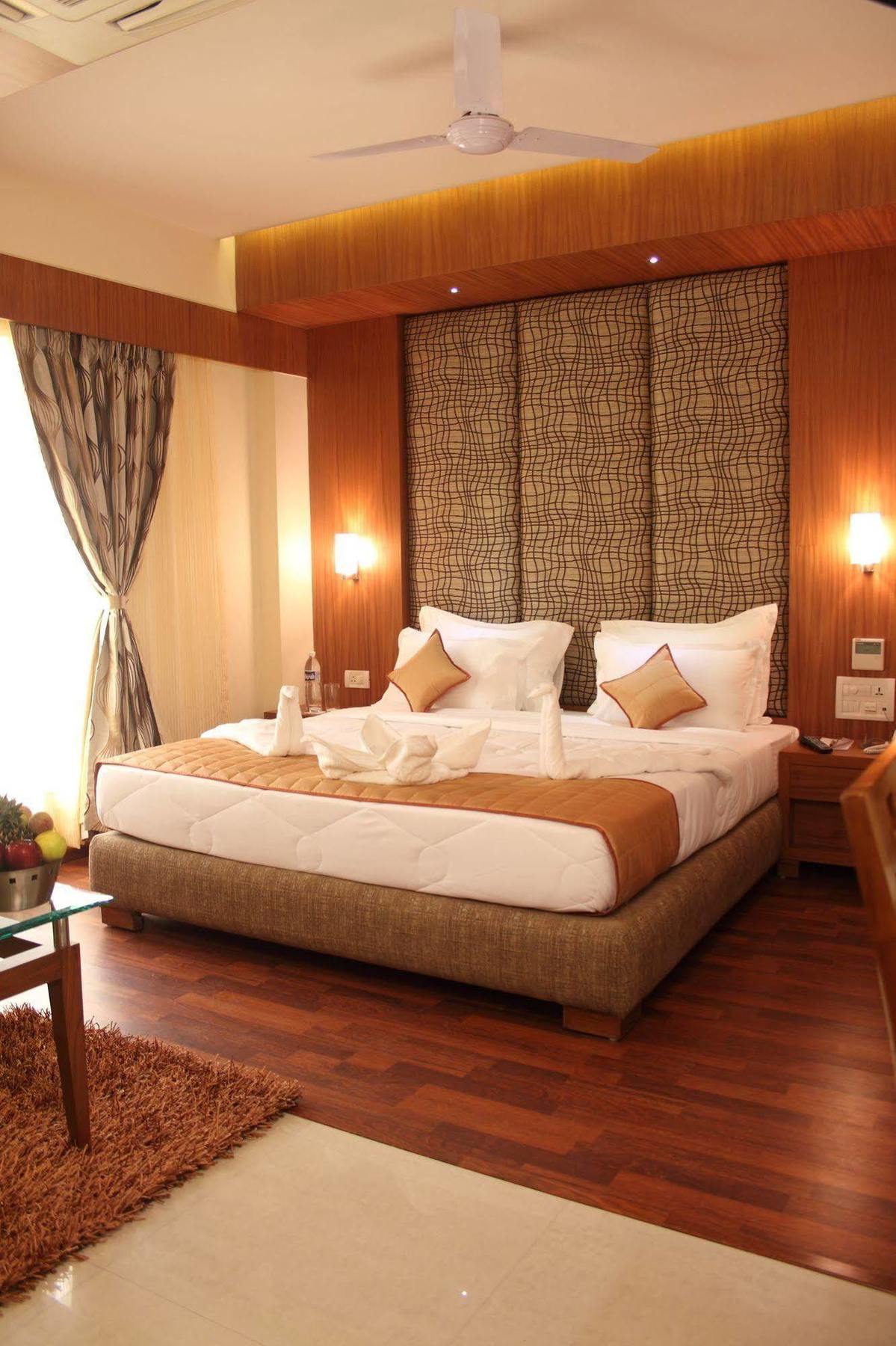 Pristine Residency Hotel 3*