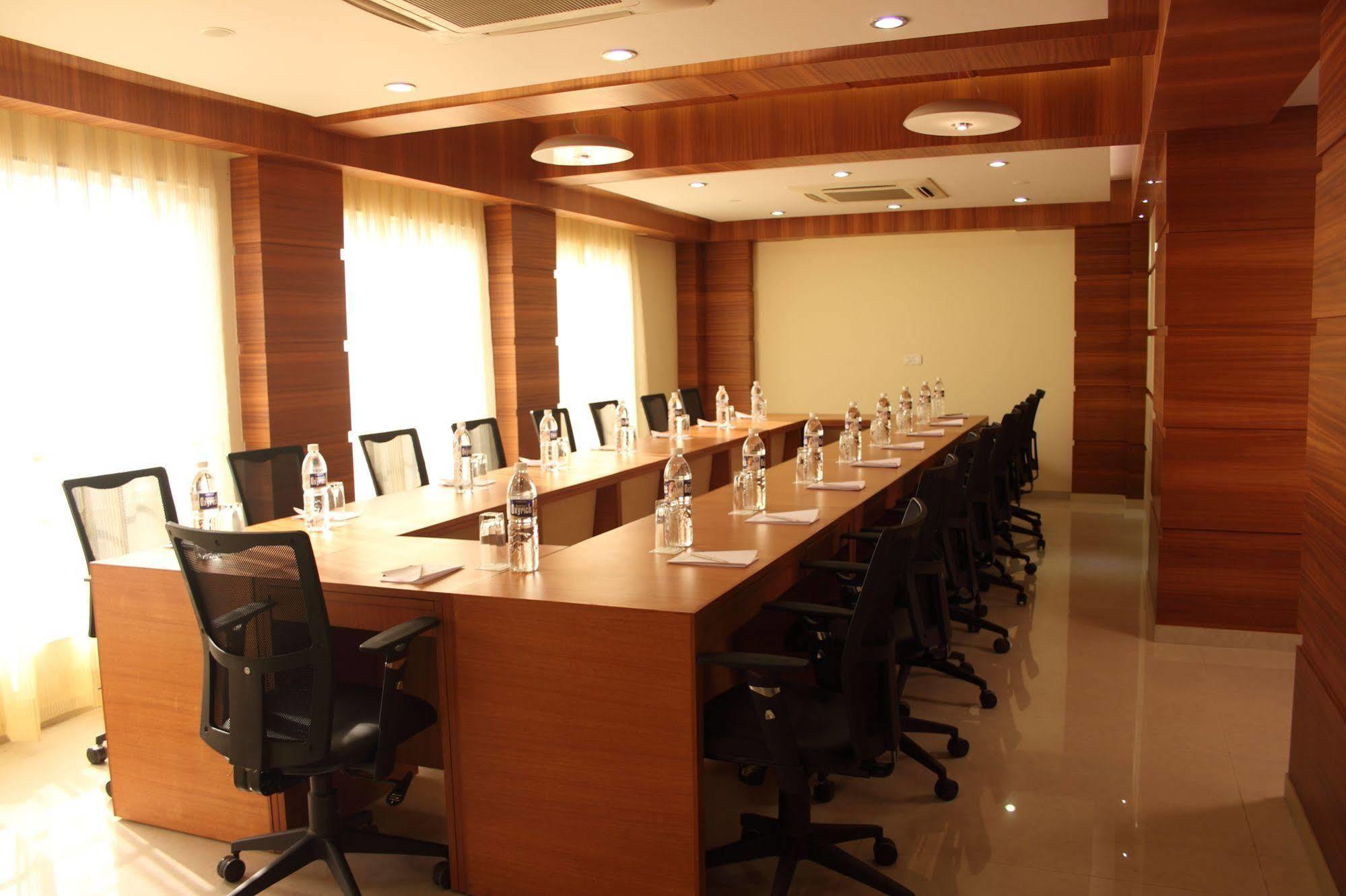 Hotel Pristine Residency Ahmedabad