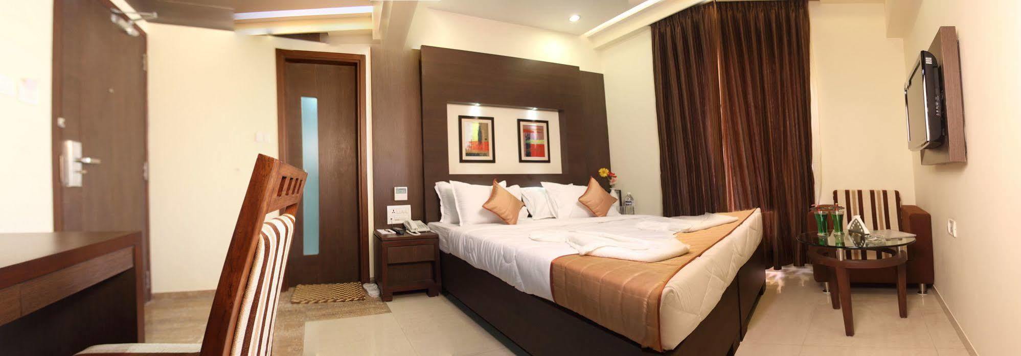 Hotel Pristine Residency 3*