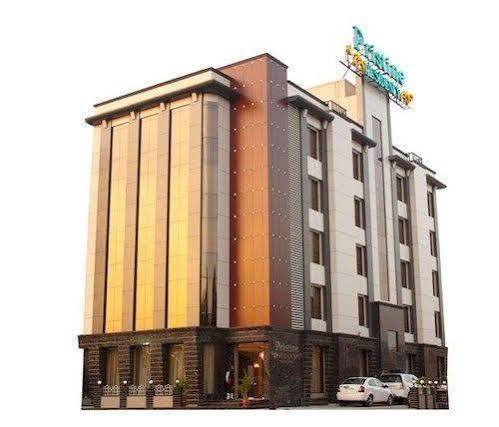Pristine Residency Hotel Ahmedabad