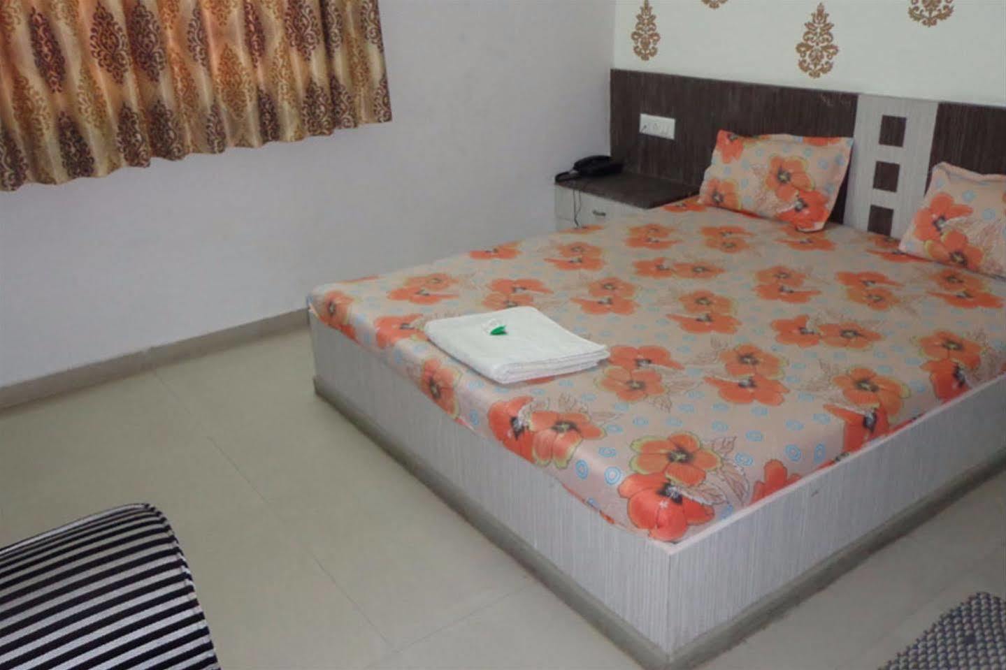 Hotel Hotel Om Palace Ahmedabad
