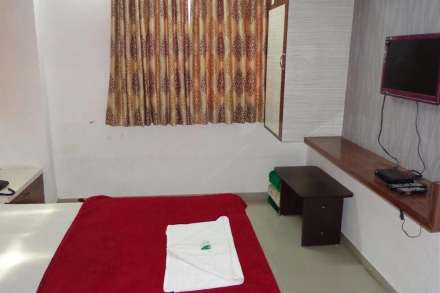 Hotel Om Palace *