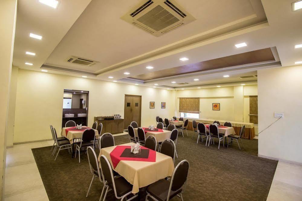Oyo Premium Vastrapur 3* Ahmedabad
