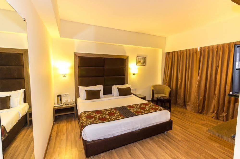 Oyo Premium Vastrapur 3* Ahmedabad