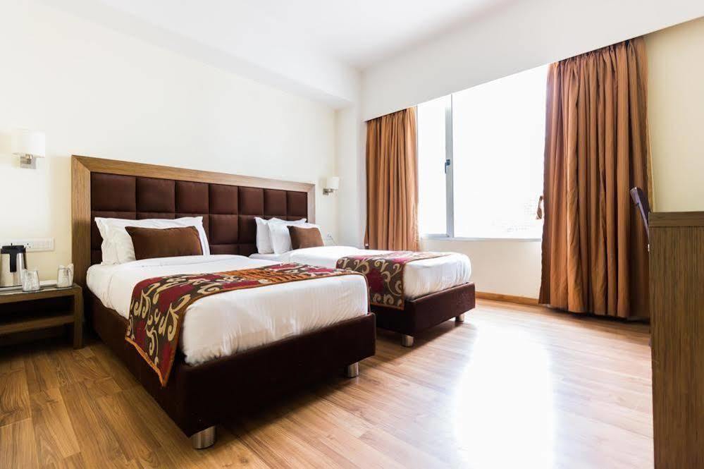 Hotel Oyo Premium Vastrapur