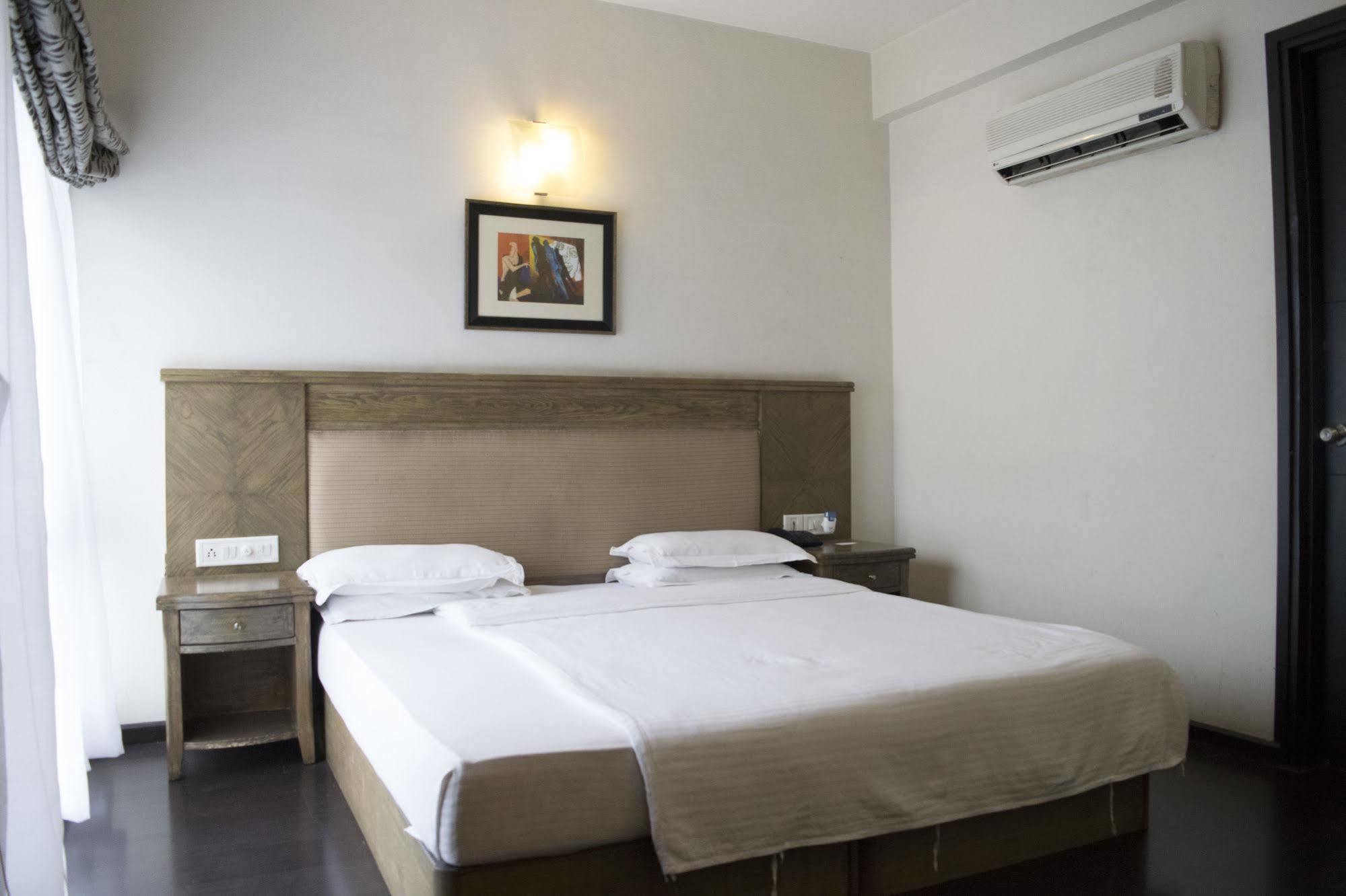 Fabhotel Oriental Ellisbridge Hotel 3*