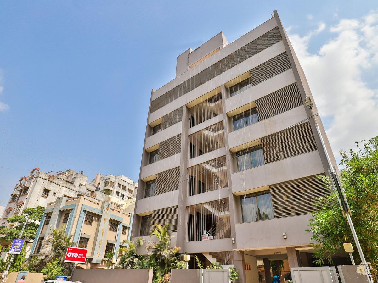 Hotel Oyo 2656 Sunstar Ahmedabad