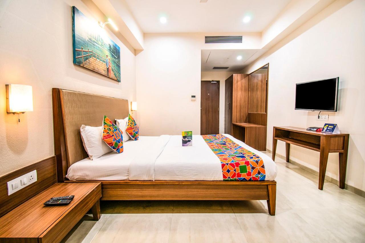Fabhotel Flora Vastral Hotel