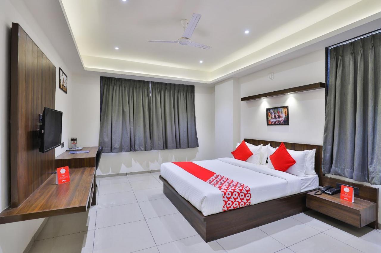 Hotel Oyo 16604 Sparsh Ahmedabad