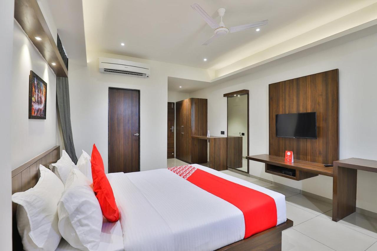 Oyo 16604 Sparsh Hotel