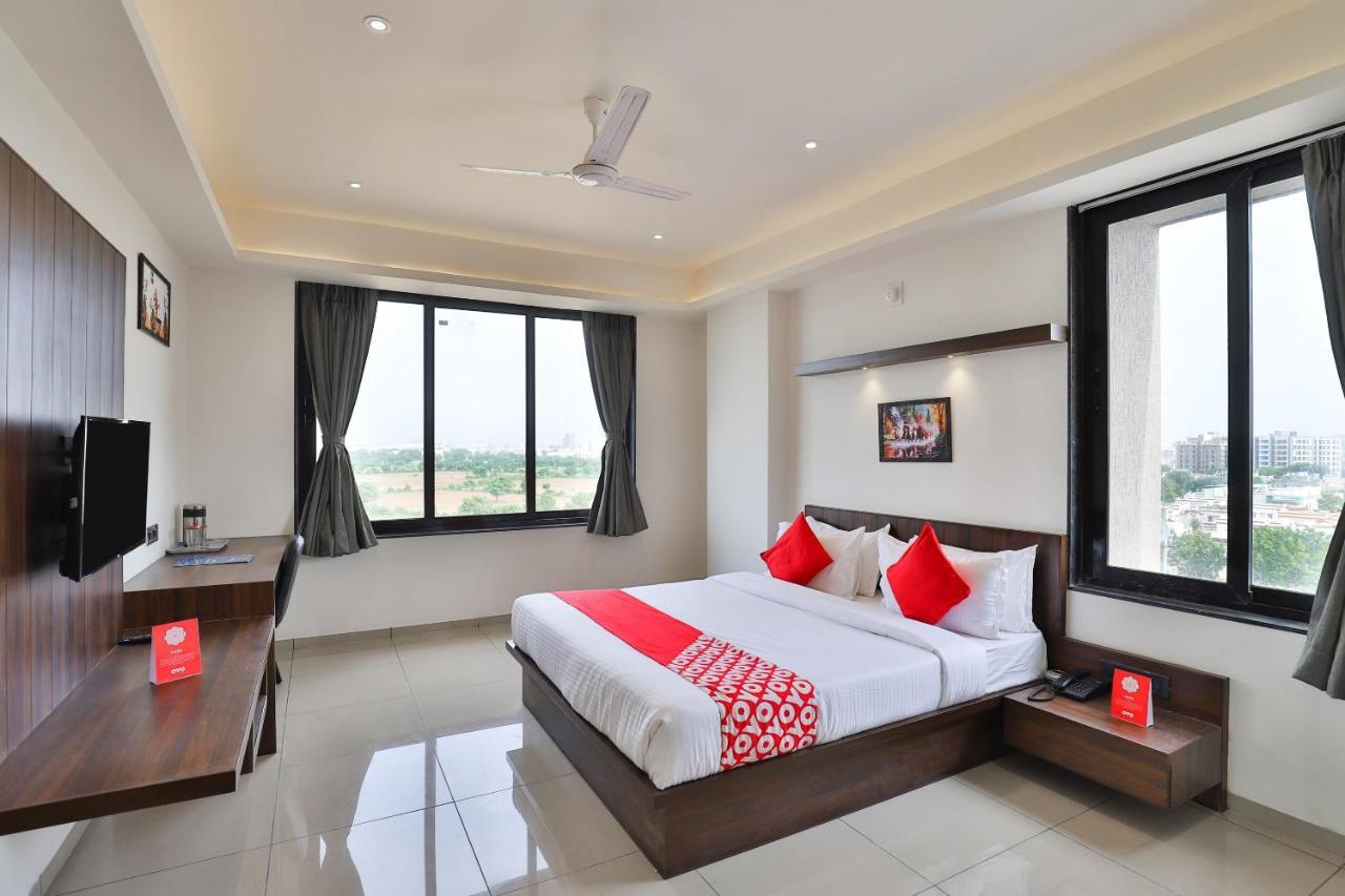 Oyo 16604 Sparsh 3* Ahmedabad
