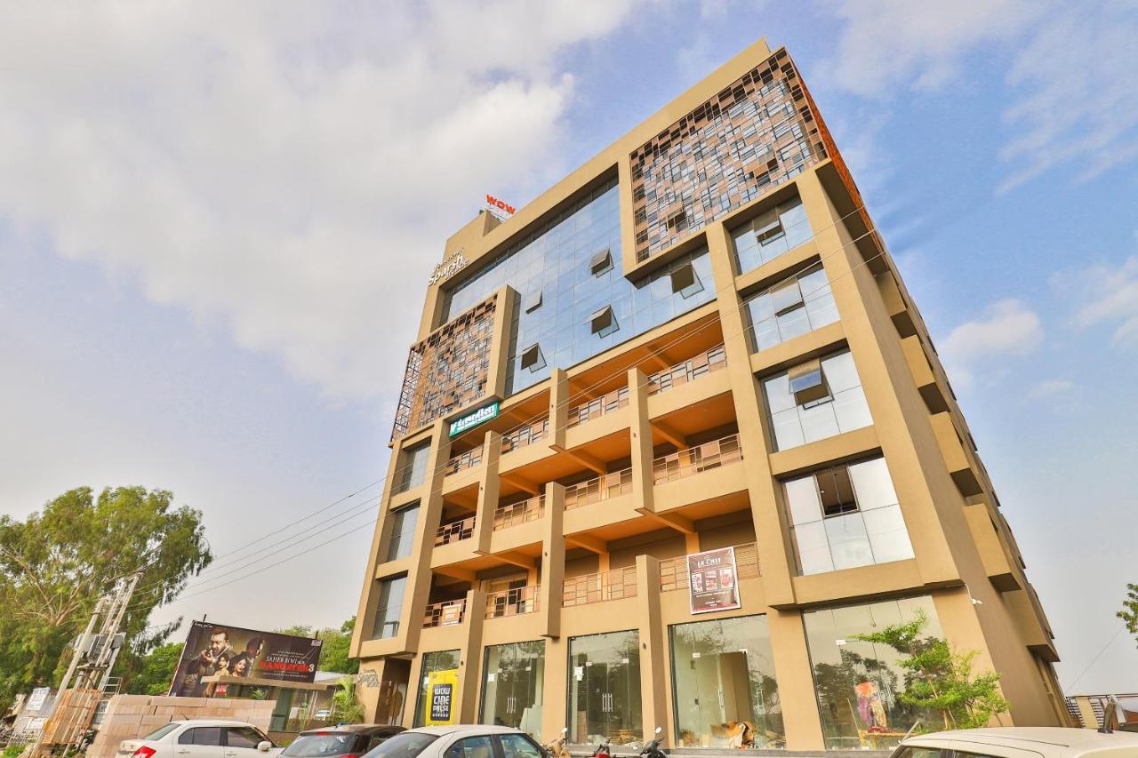 Oyo 16604 Sparsh Hotel 3*