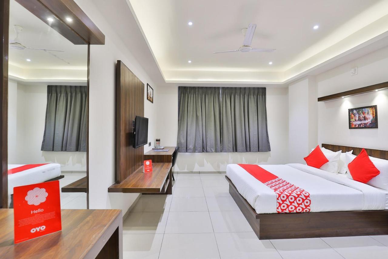Hotel Oyo 16604 Sparsh Ahmedabad