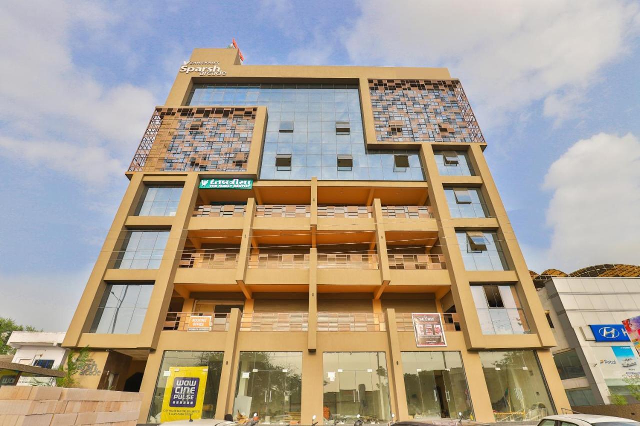 Oyo 16604 Sparsh Hotel 3*