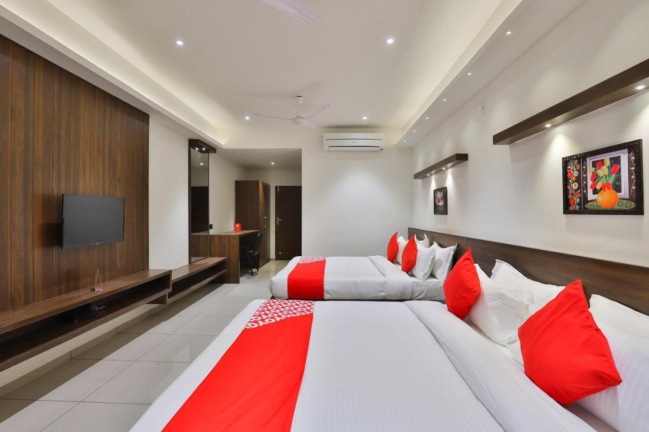 Oyo 16604 Sparsh Ahmedabad