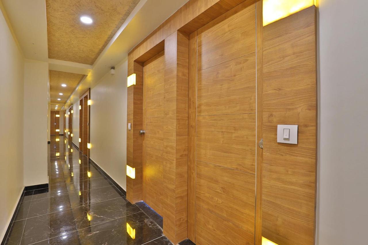 Royal King By Sky Hotel Ahmedabad