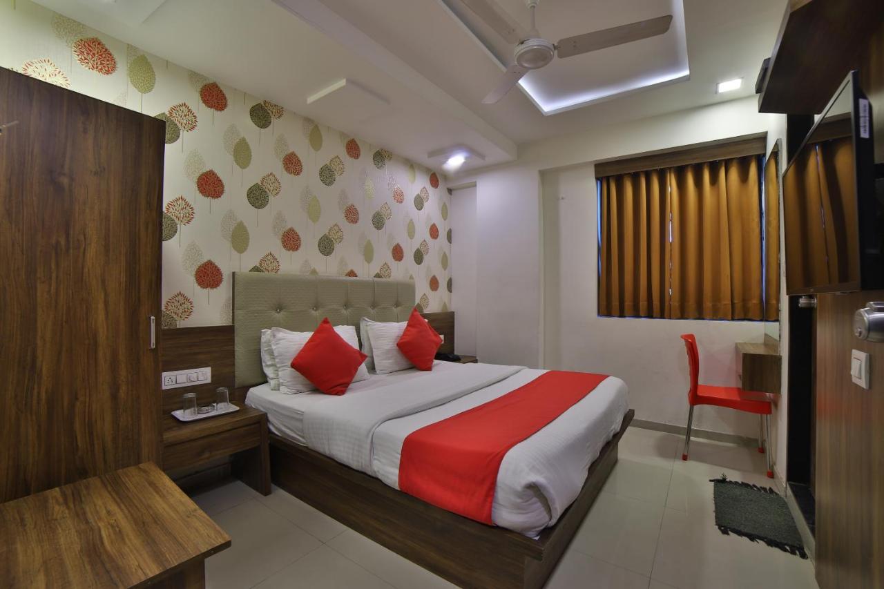 Oyo 11922 Sunstar Hotel