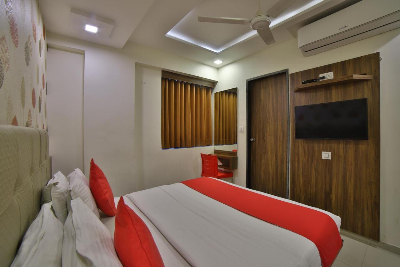 Oyo 11922 Sunstar Hotel Ahmedabad