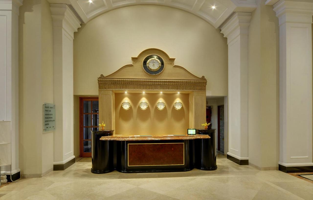 Lemon Tree Premier “the Atrium” 4*