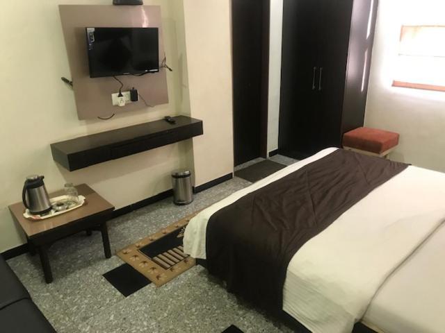 Mansarovar Hotel Ahmedabad
