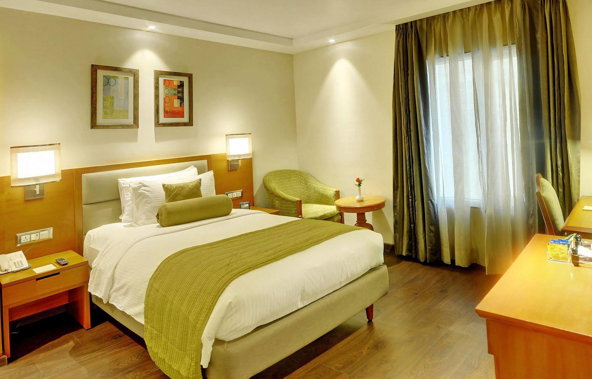 Lemon Tree Premier “the Atrium” Hotel 4*