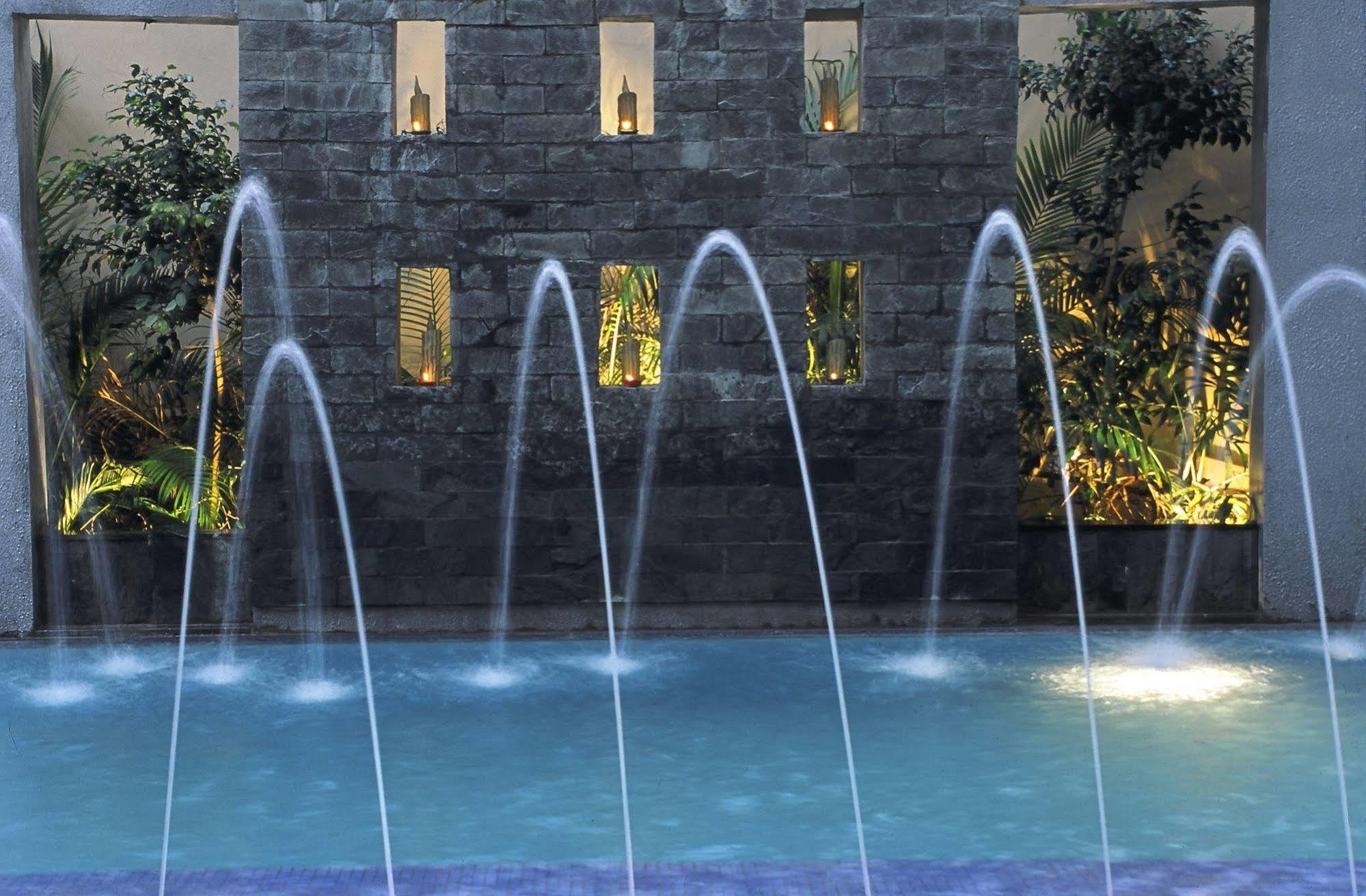 Hotel Pride Plaza Hotel, Ahmedabad