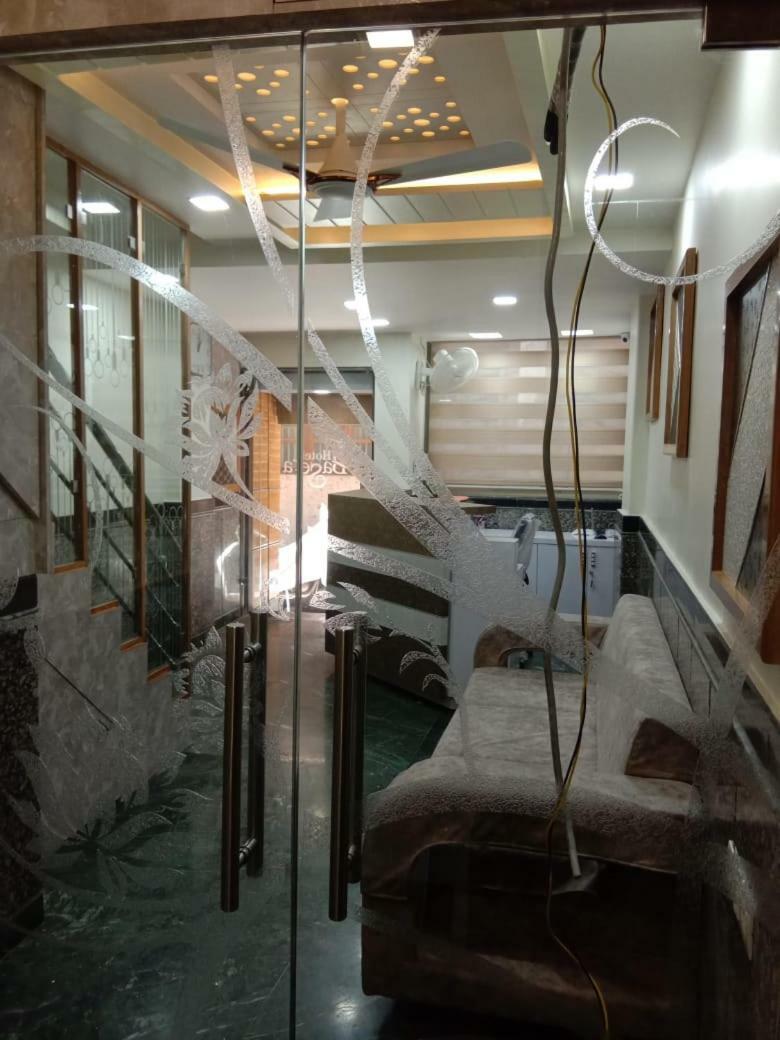 Hotel Basera *