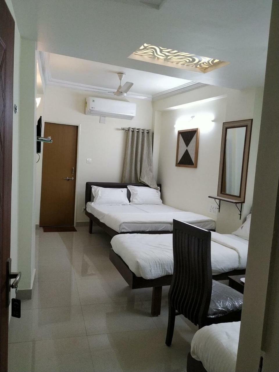 Basera Hotel *