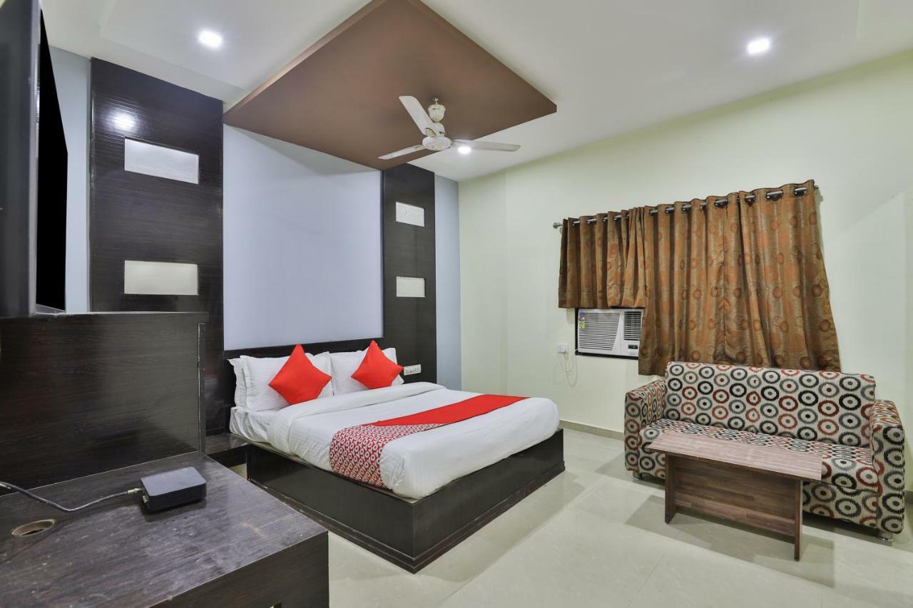 Hotel Oyo Flagship 19003 Rudra Mahal 3*