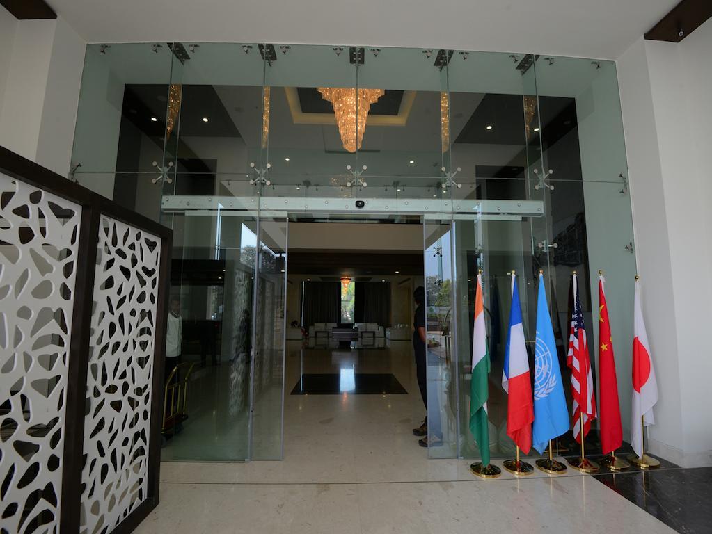 Narayani Heights, 4*