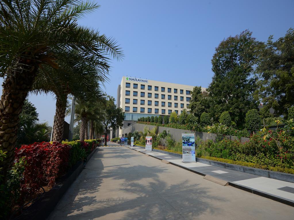 Narayani Heights, Hotel