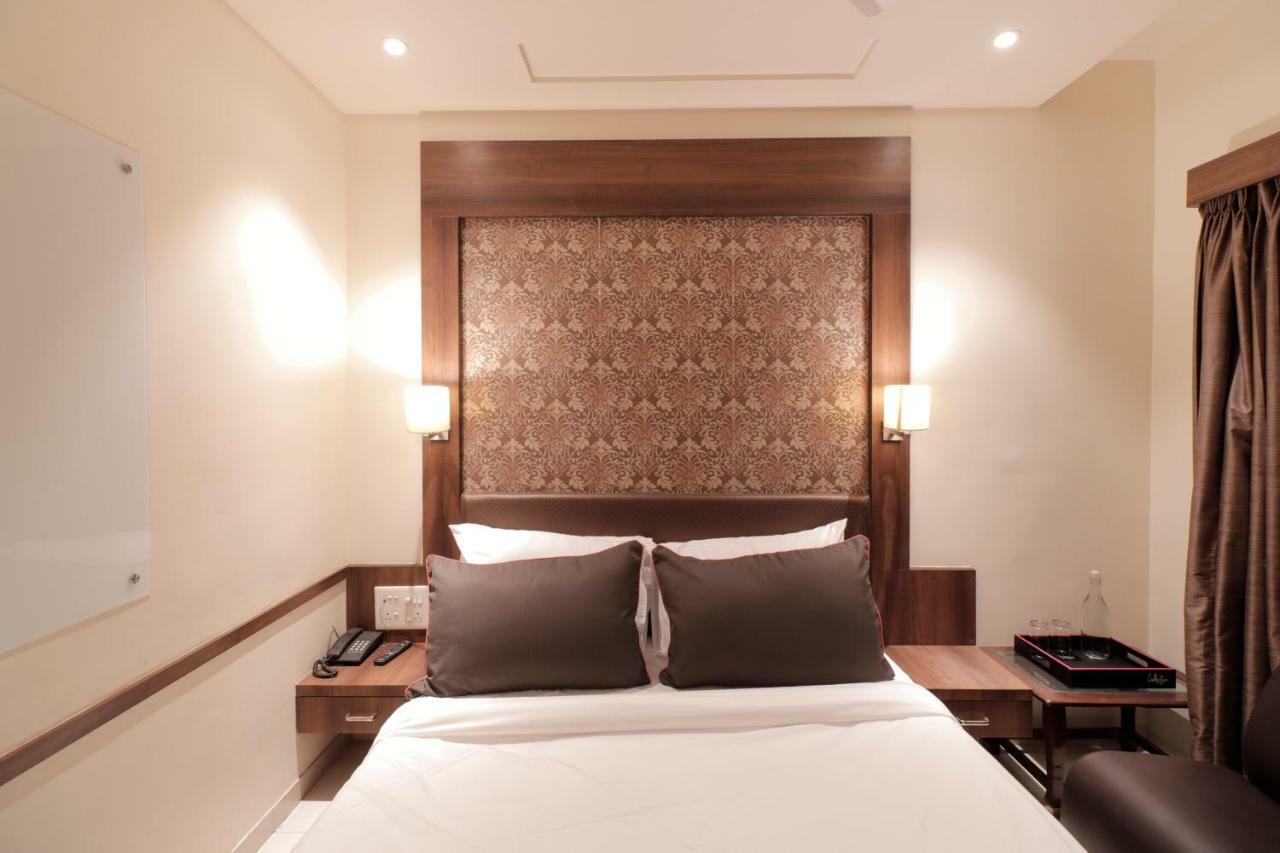 Collection O 39594 Heritage Paldi Rd Ahmedabad