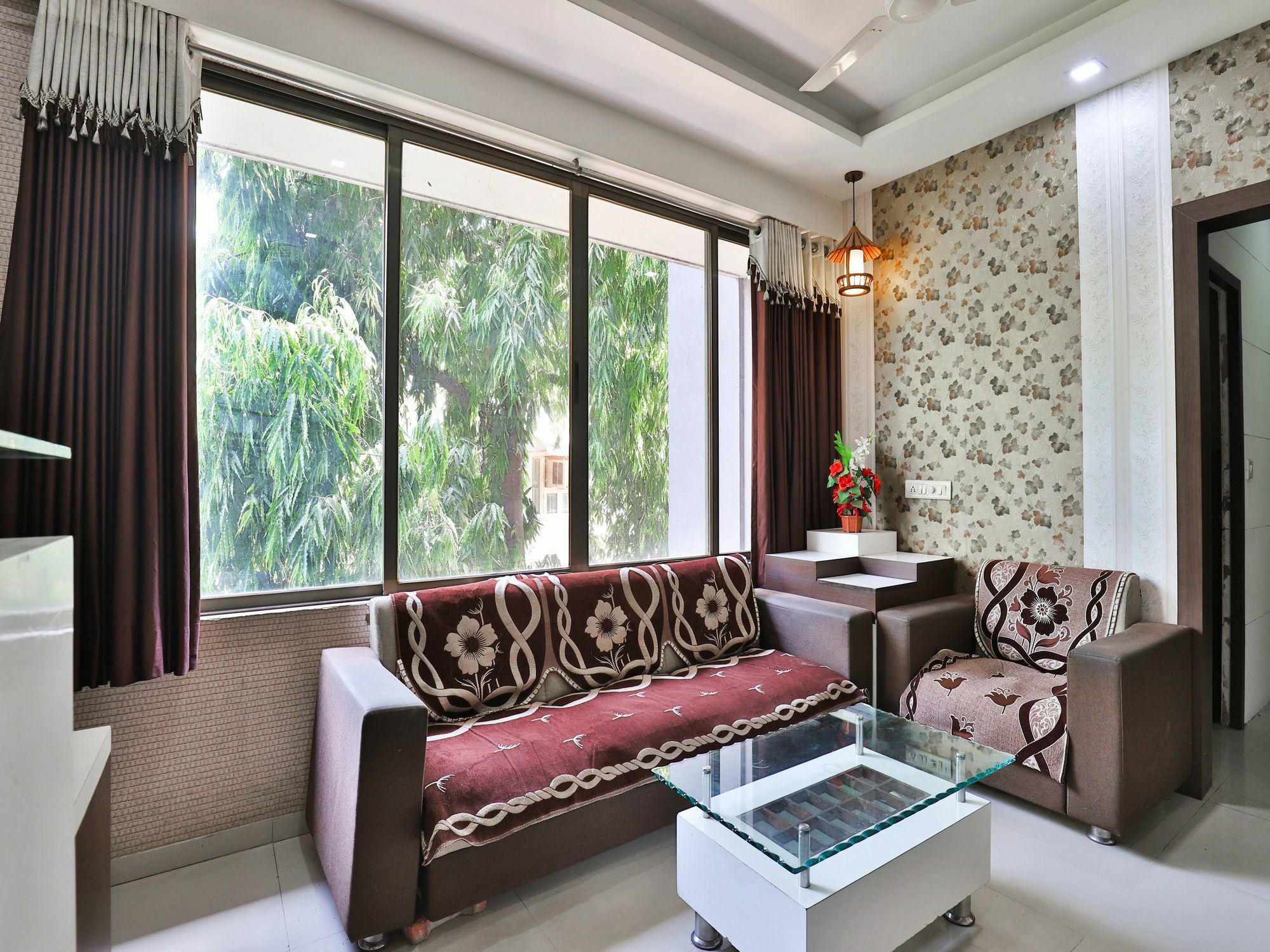 Oyo 2656 Sunstar Ahmedabad
