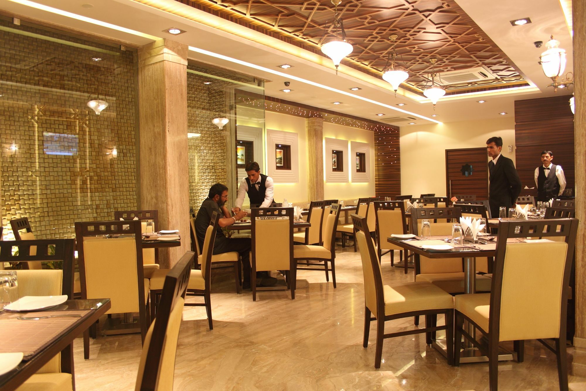 Hotel Pristine Residency