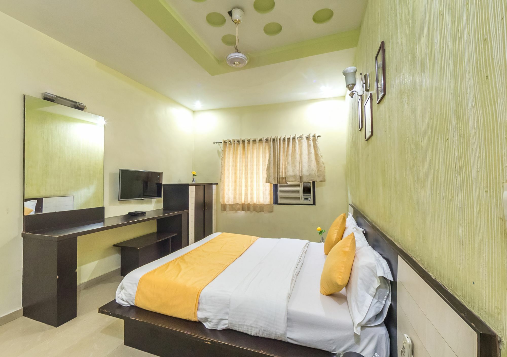 Oyo Flagship 19003 Rudra Mahal 3*