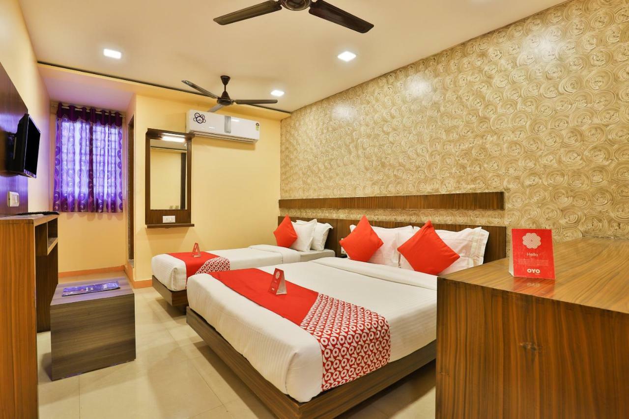 Oyo 12196 Mayur Park Residency