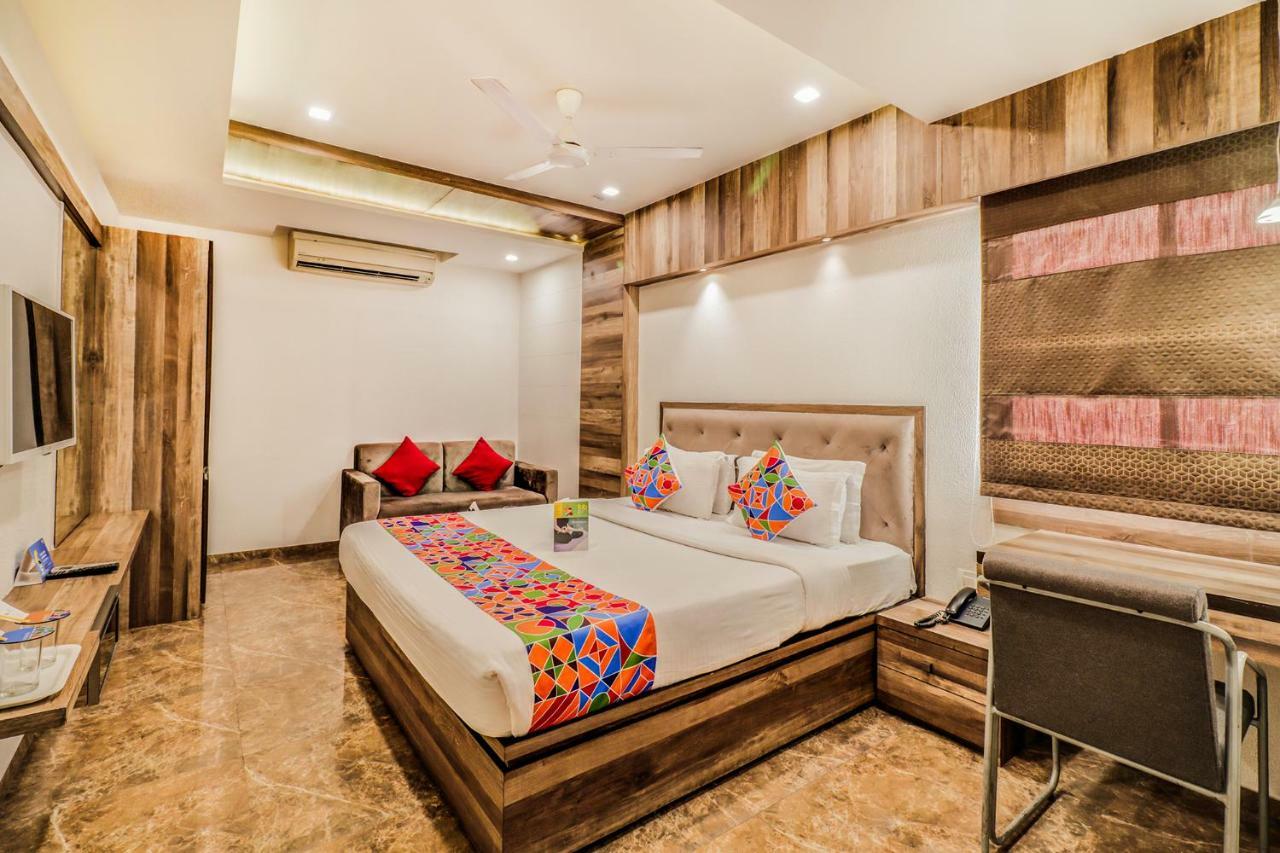 Summit Hotel 3*