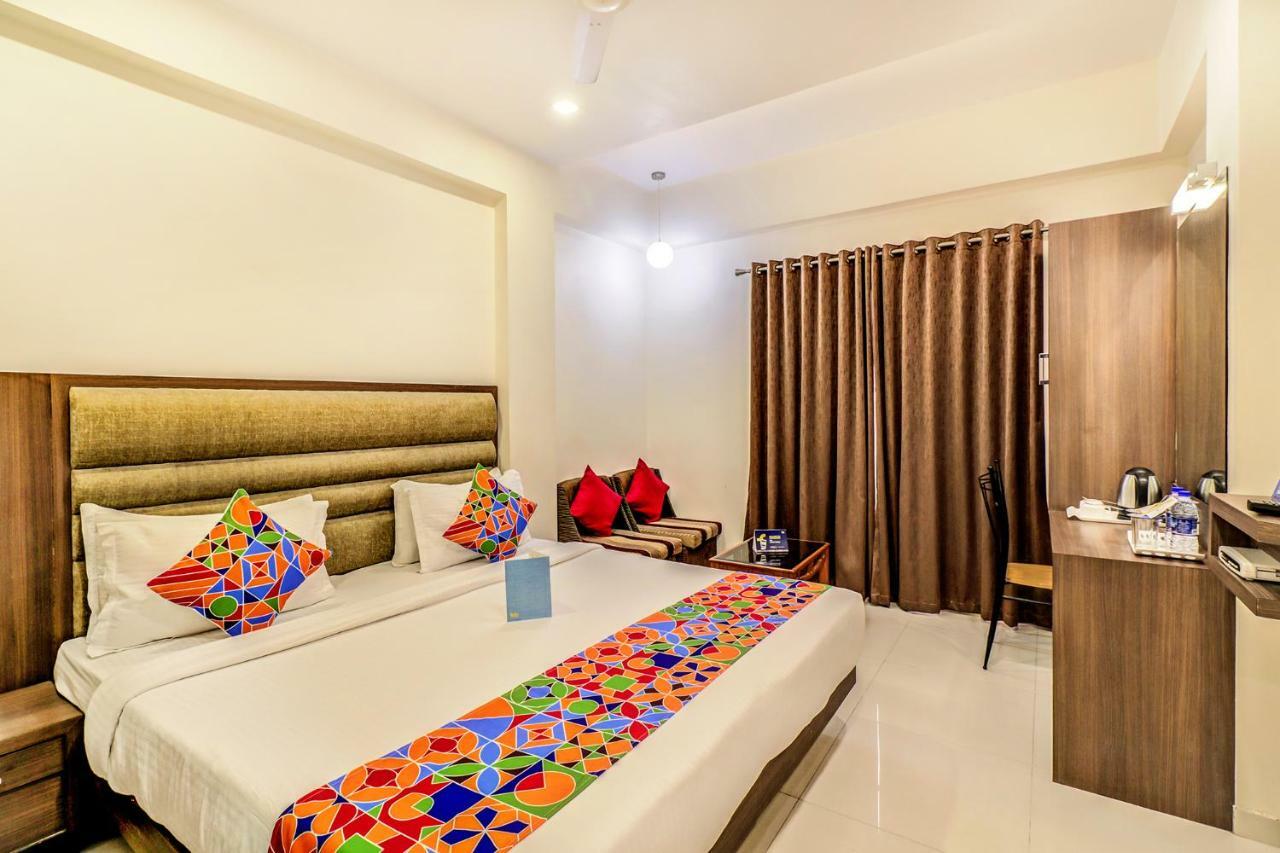 Summit Hotel 3*