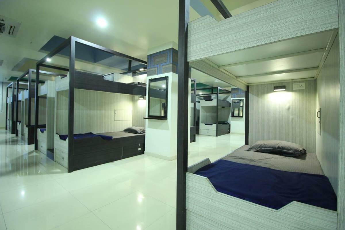 In & Out Dormitory Hostel *