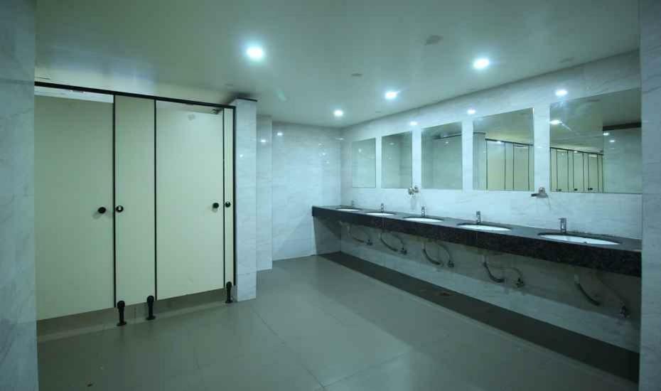 In & Out Dormitory Hostel