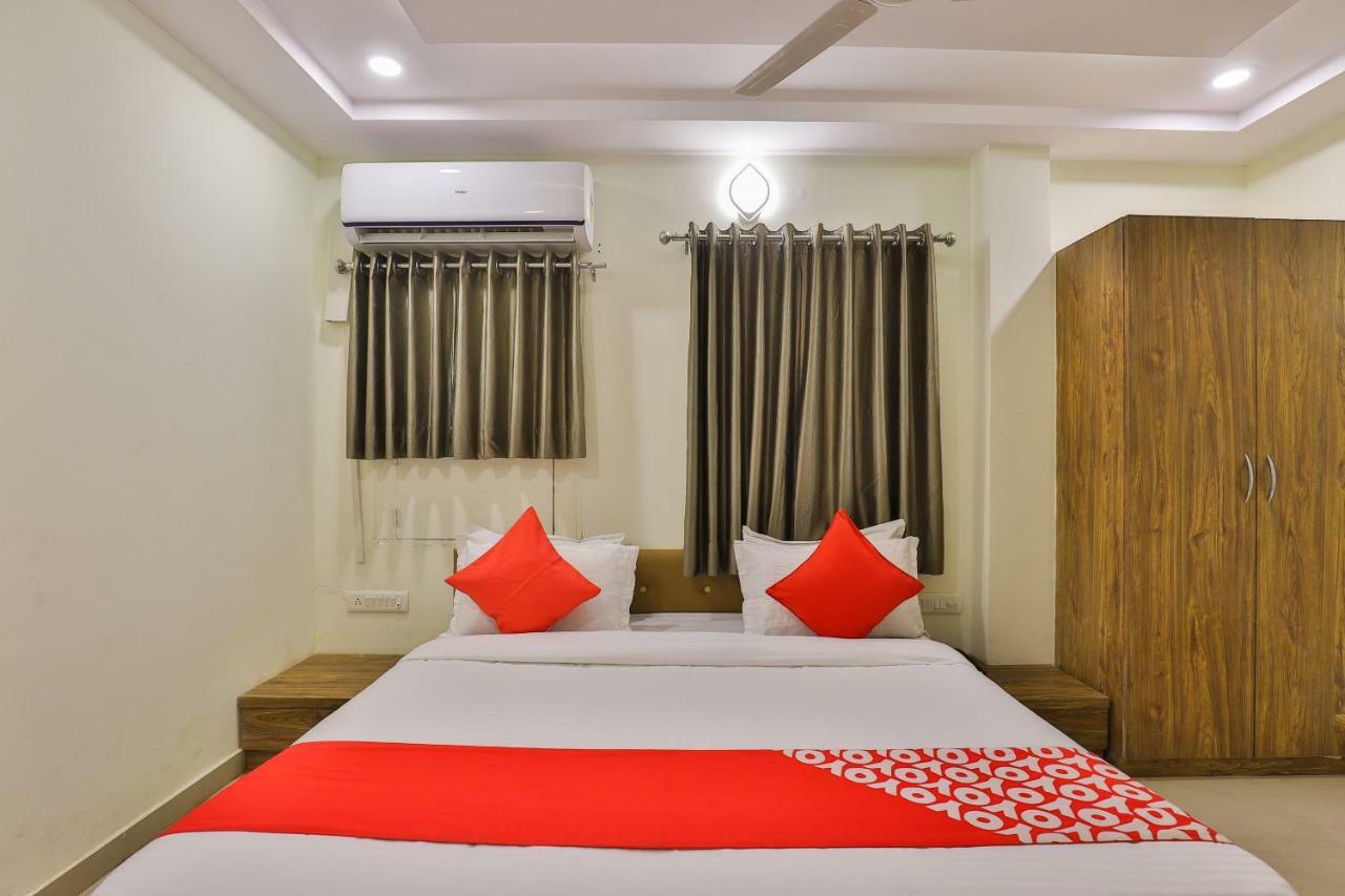 Hotel Oyo 26999 Sg Ahmedabad