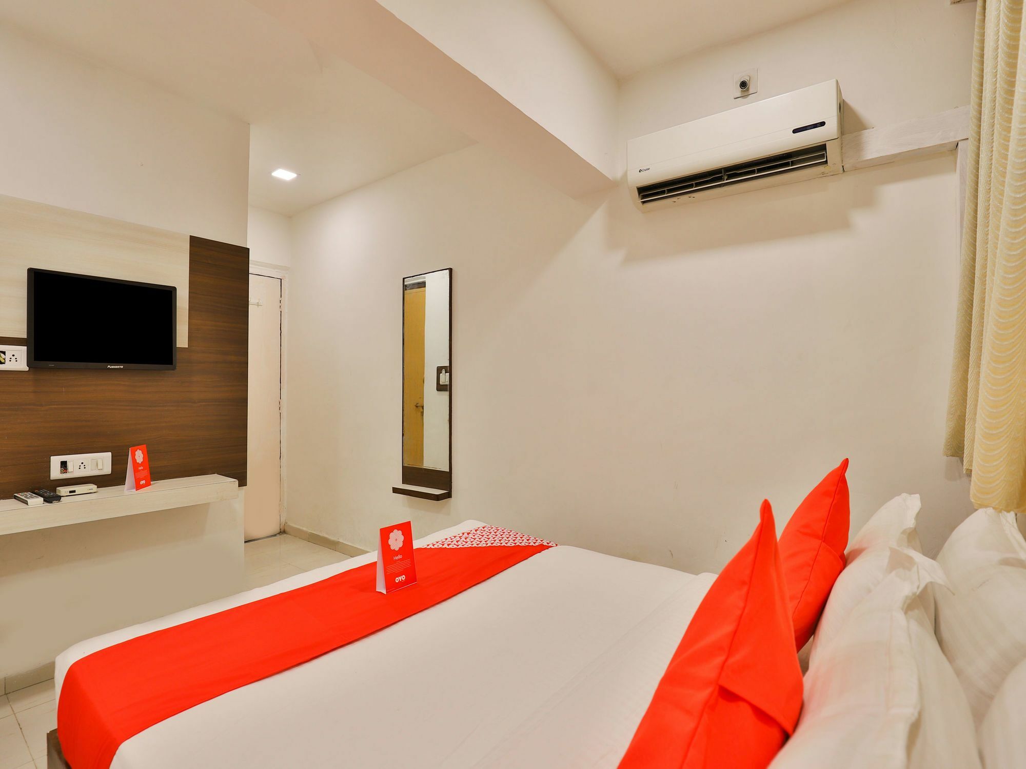 Oyo 13141 Aniket Hotel 3*