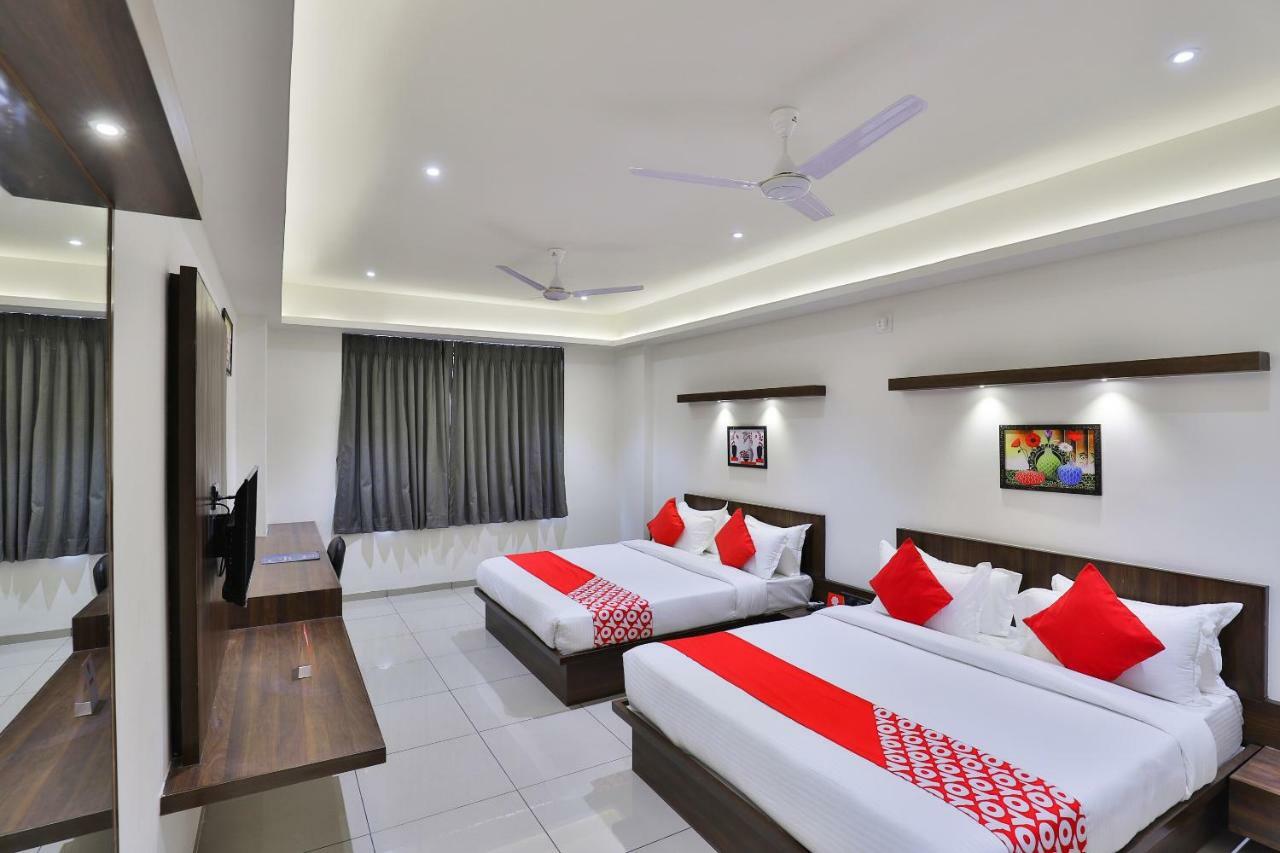 Hotel Oyo 16604 Sparsh Ahmedabad