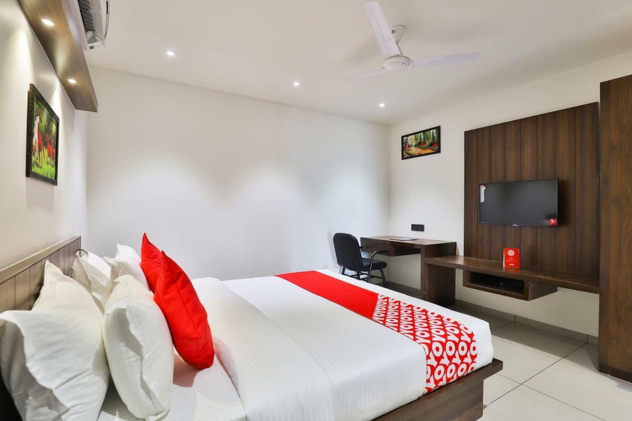 Oyo 16604 Sparsh Hotel