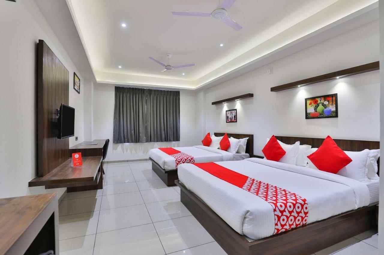 Oyo 16604 Sparsh Ahmedabad