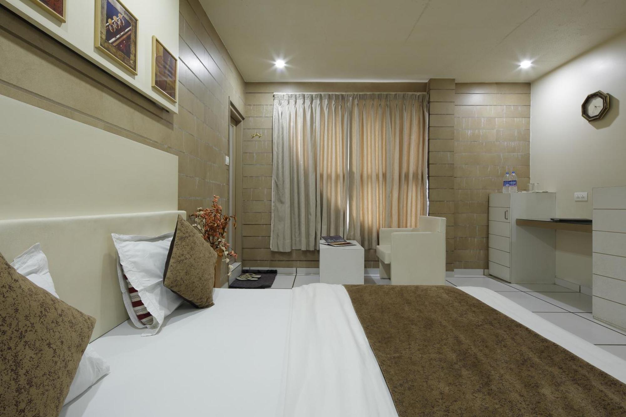 Hotel Volga Ahmedabad