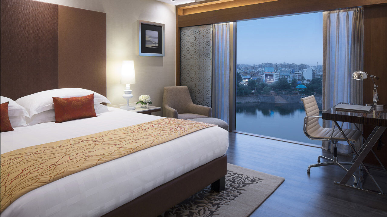 Hyatt Hotel 5*