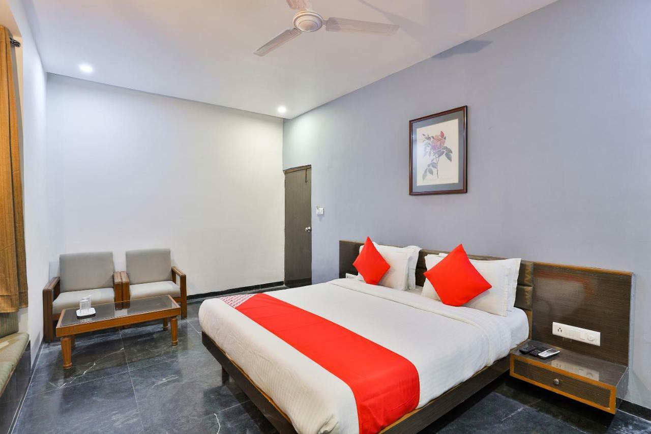 Chicago 3* Ahmedabad