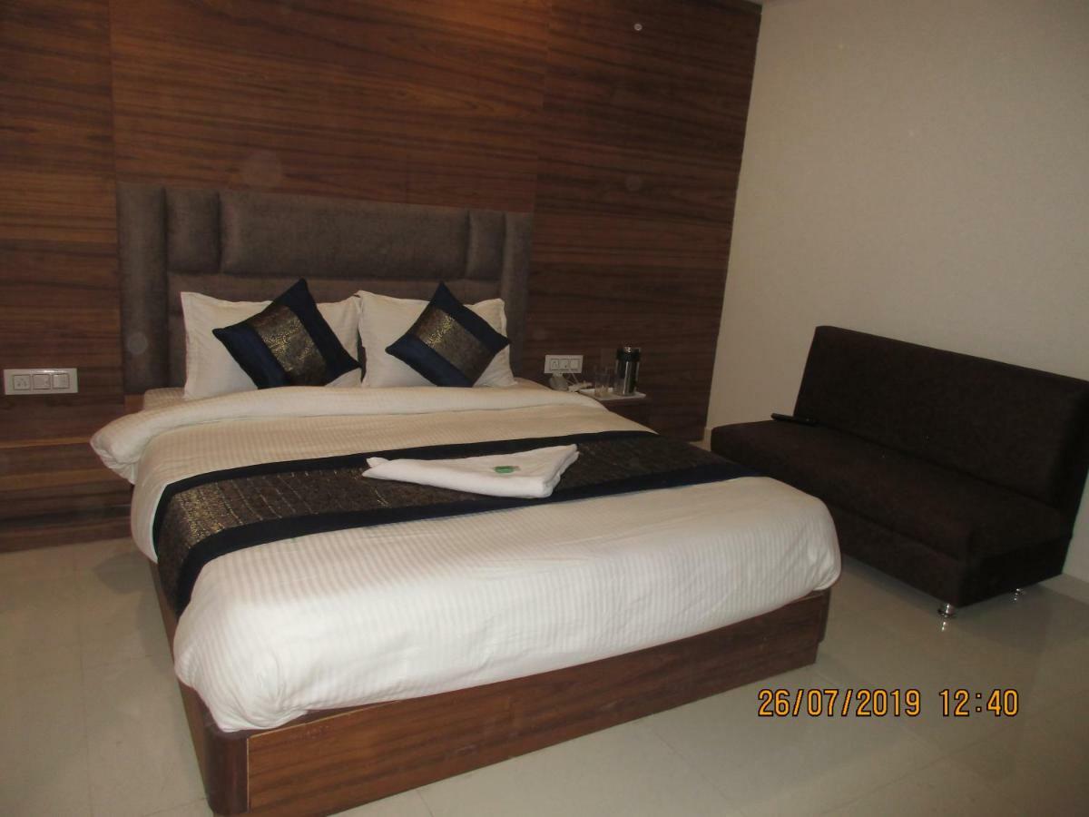 Hotel Maan Palace Ahmedabad