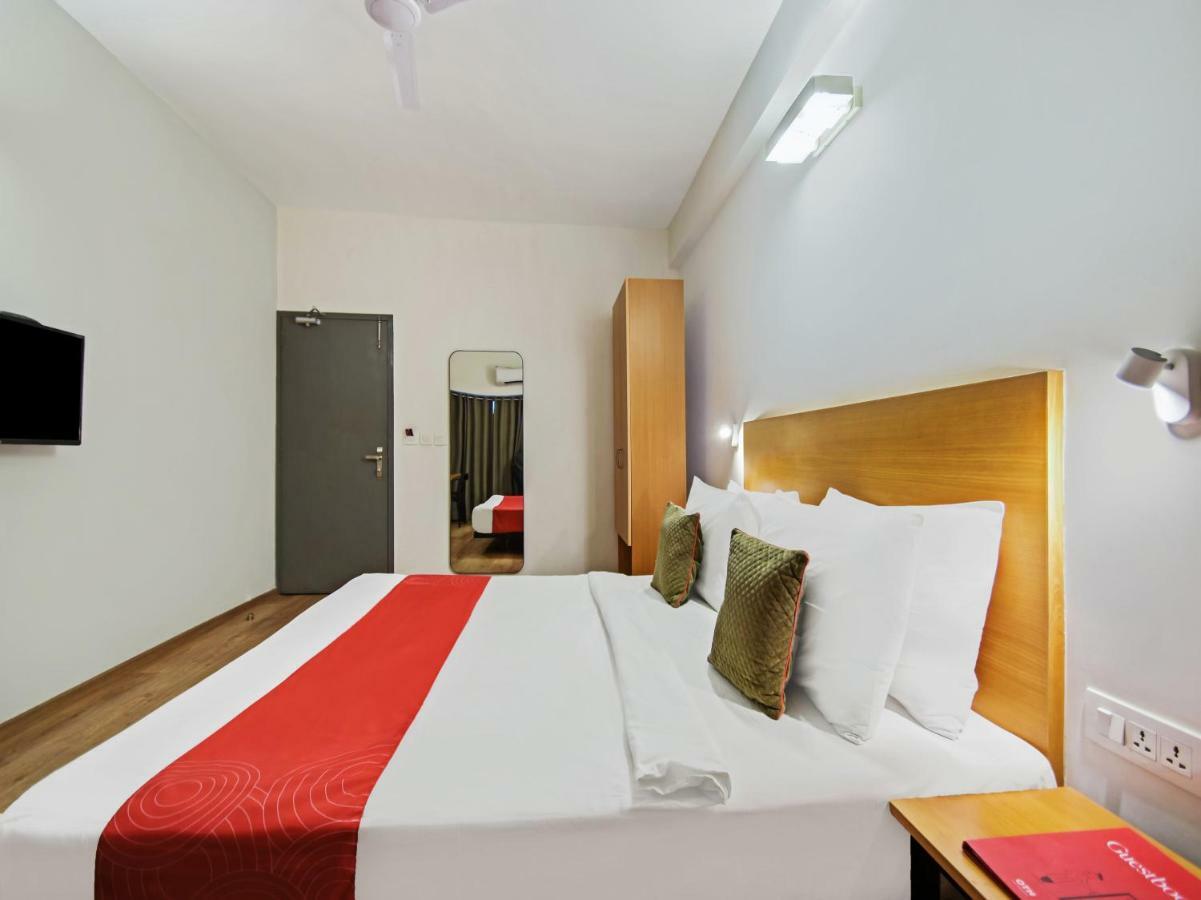 Hotel Oyo Townhouse 30 Ashram Road Ahmedabad